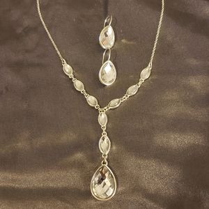 💎 White Crystal Drop Necklace + Earring Set 💎